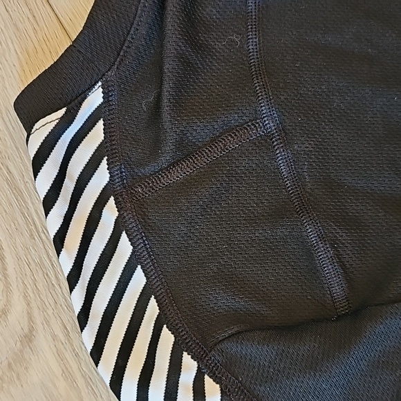 Helly Hansen Women's LIFA Crew Base Layer Long Sleeve, Small **flaws** - Picture 15 of 15